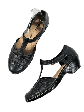 Collection By Clarks Wendy Alto Black Leather T-Strap Closed Toe Comfort Sandal